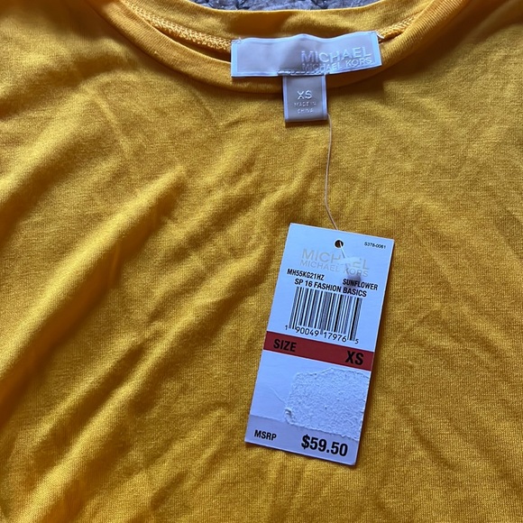 New with tags, ladies sleeveless, soft knit with contrast fabric - Picture 1 of 5